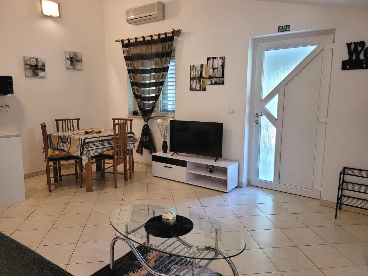 Apartman Dora Πούλα Εξωτερικό φωτογραφία