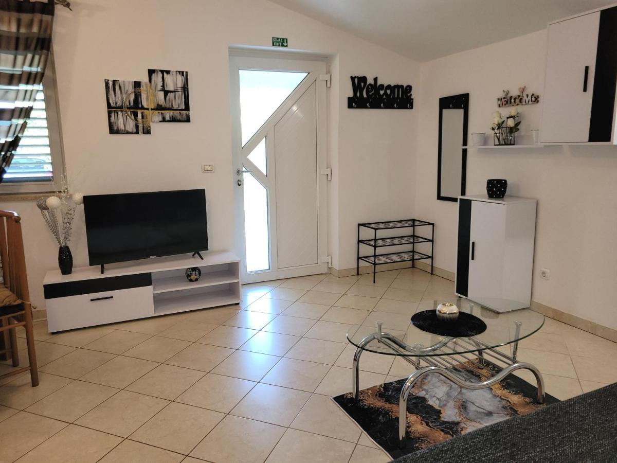 Apartman Dora Πούλα Εξωτερικό φωτογραφία