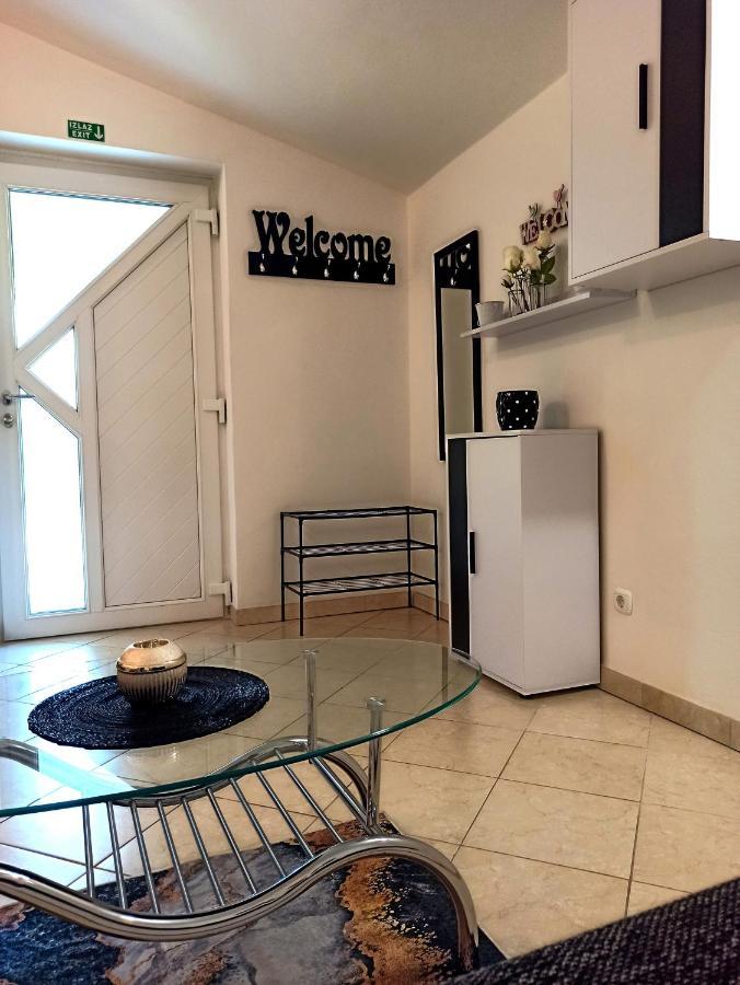 Apartman Dora Πούλα Εξωτερικό φωτογραφία